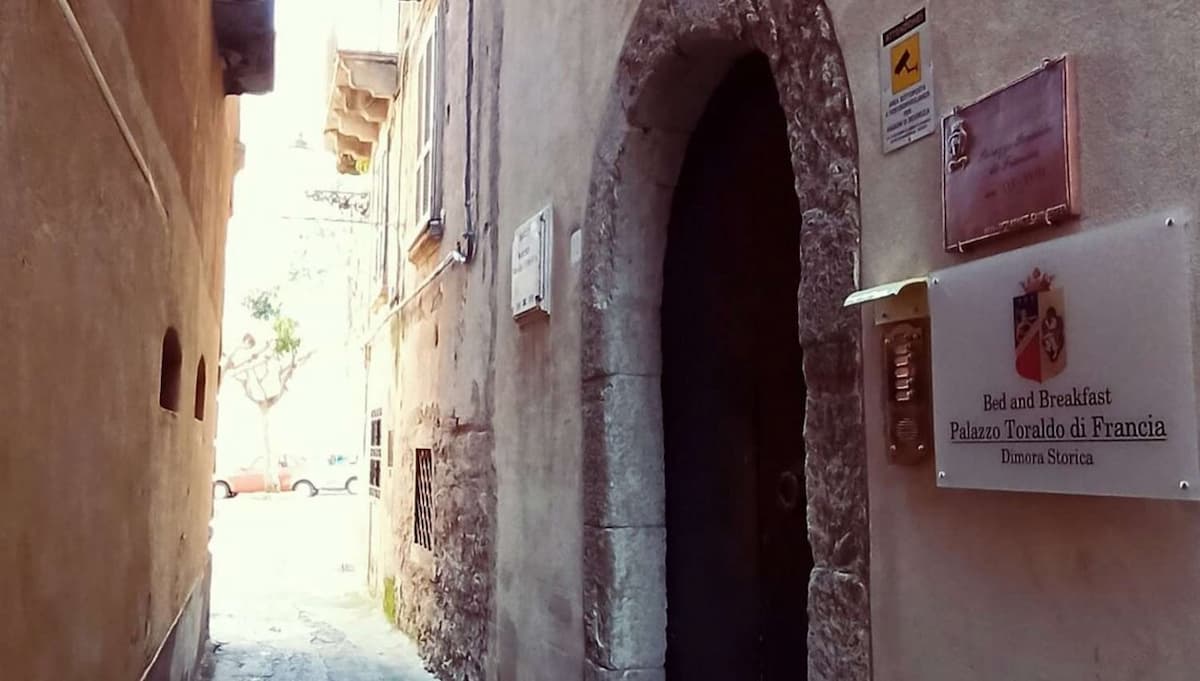 Valentour Palazzo Toraldo di Francia (Kalabrija, Italija)