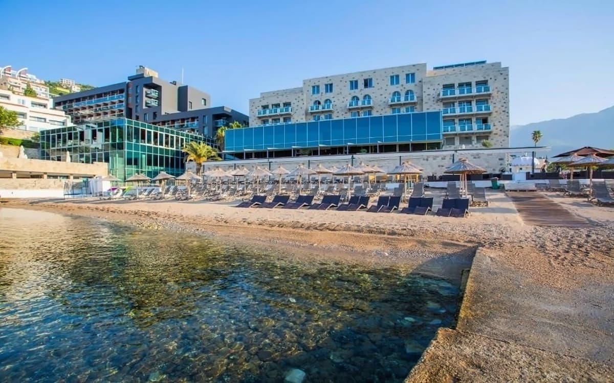 Avala Resort & Villas