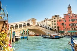 Venecija. Rialto tiltas.